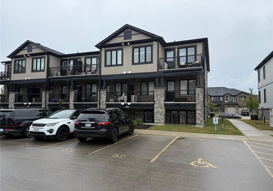 166-rochefort-street-kitchener-ontario-40761888