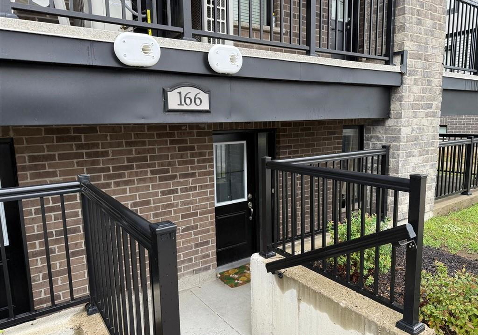 166-rochefort-street-kitchener-ontario-40761888