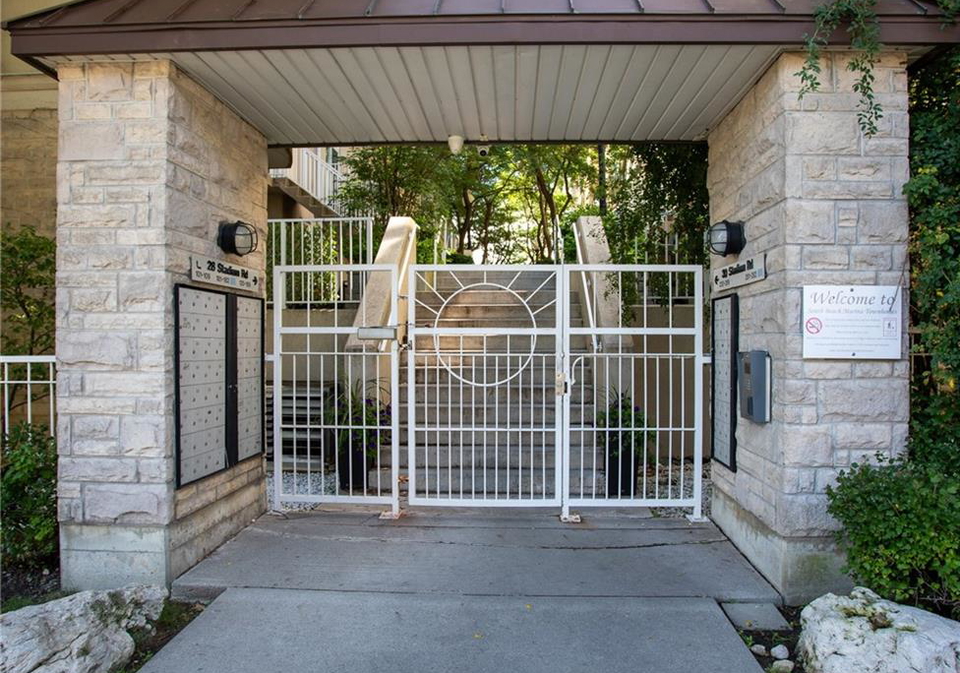 30-stadium-road-toronto-ontario-40761934
