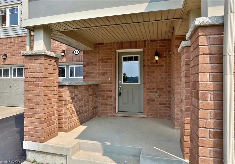11-outlook-terrace-kitchener-ontario-40761959
