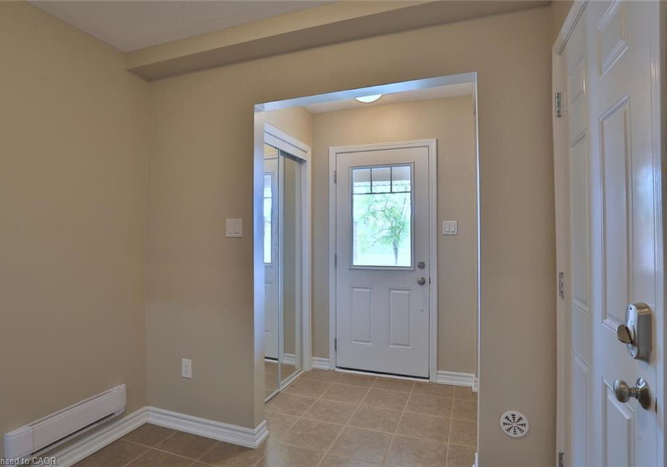 11-outlook-terrace-kitchener-ontario-40761959