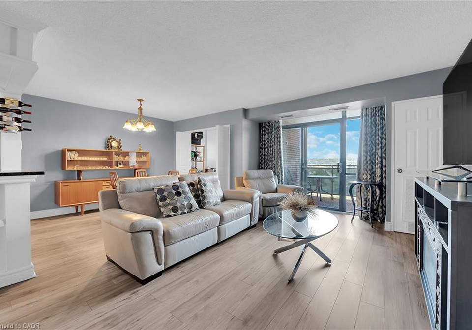 301-frances-avenue-stoney-creek-ontario-40762033