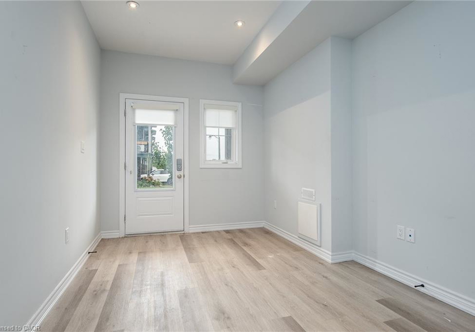 124-compass-trail-cambridge-ontario-40762082