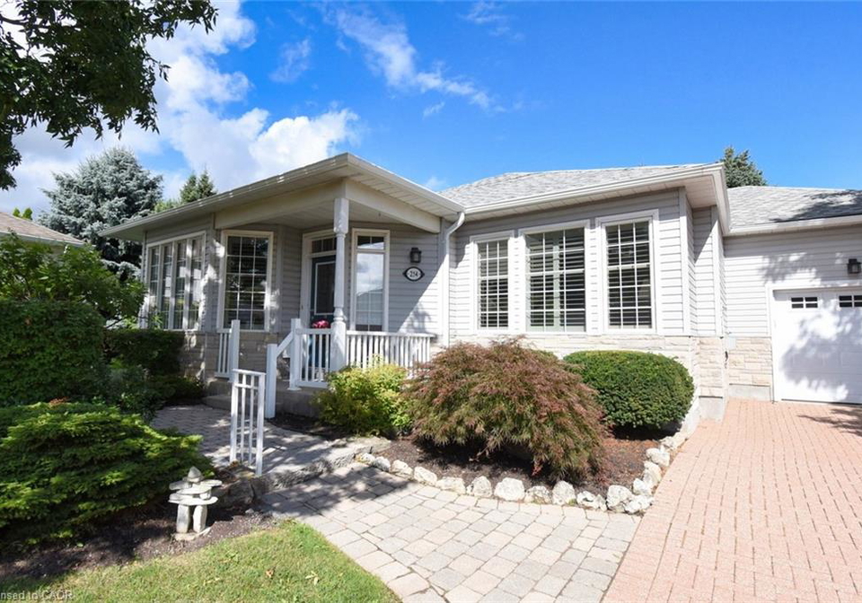 254-silverbirch-boulevard-mount-hope-ontario-40762177