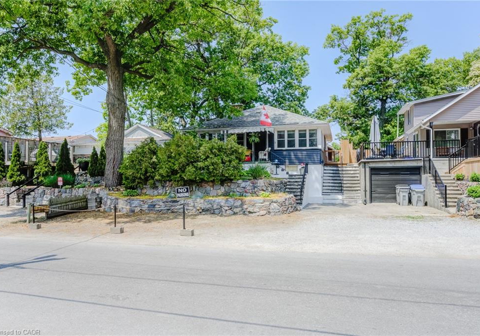 3-elmwood-avenue-grand-bend-ontario-40762201