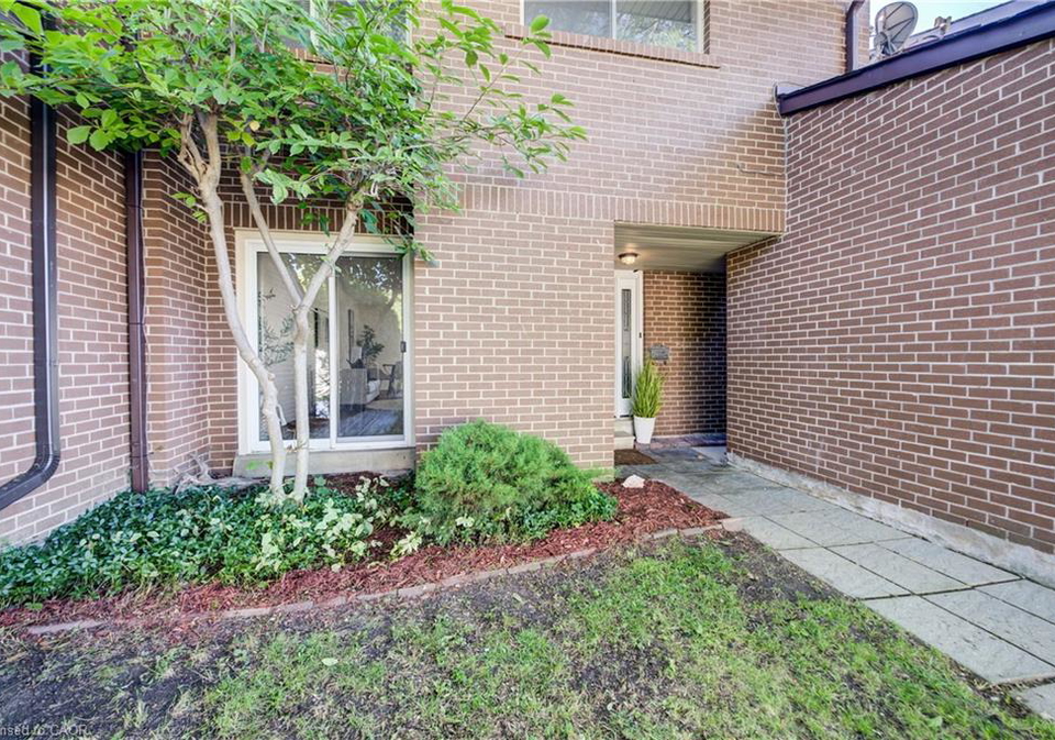 161-satok-crescent-milton-ontario-40762311