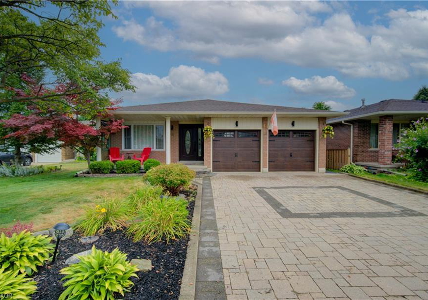 12-mccabe-court-kitchener-ontario-40762345