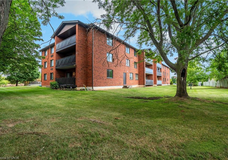 386-highway-8-stoney-creek-ontario-40762349