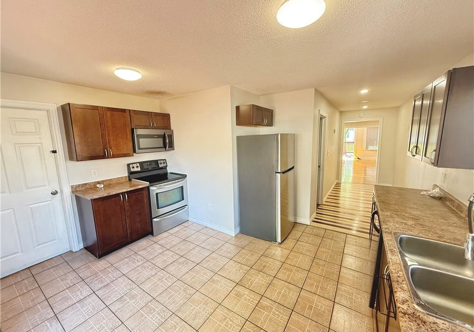 93-norfolk-avenue-cambridge-ontario-40762490