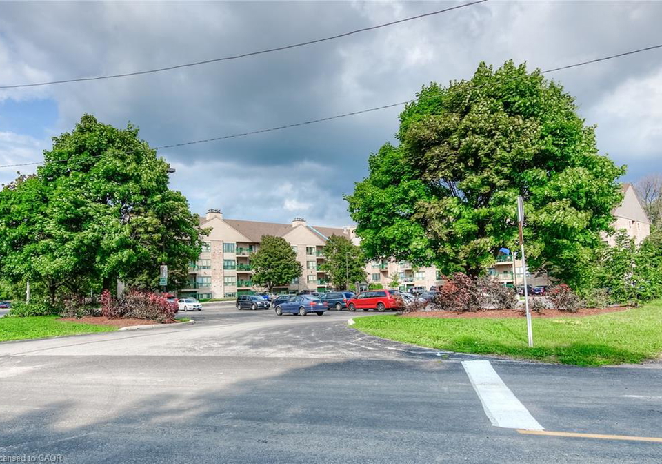 15-hofstetter-avenue-kitchener-ontario-40762567