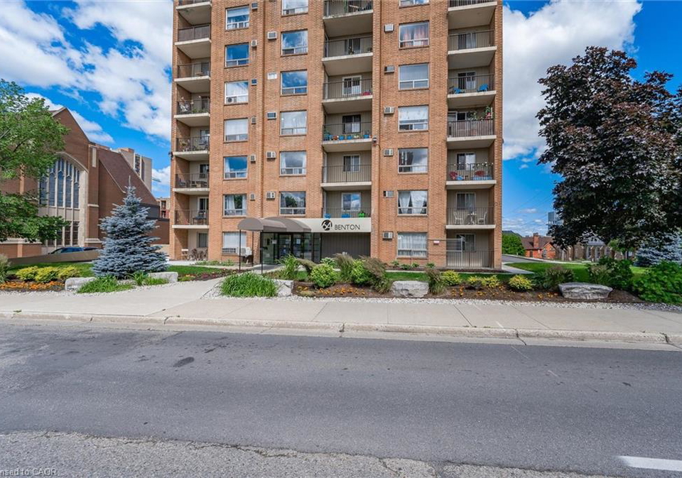 64-benton-street-kitchener-ontario-40762592