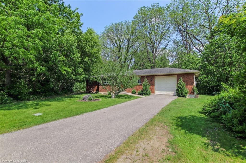 80-race-street-paris-ontario-40762663