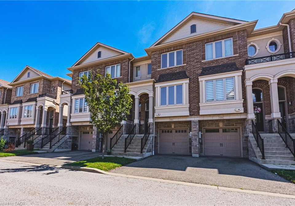 4146-galileo-common-burlington-ontario-40762768