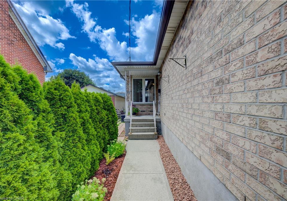 34-4-avenue-kitchener-ontario-40762782