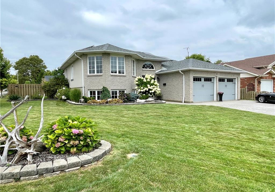 2-angel-court-kitchener-ontario-40762822