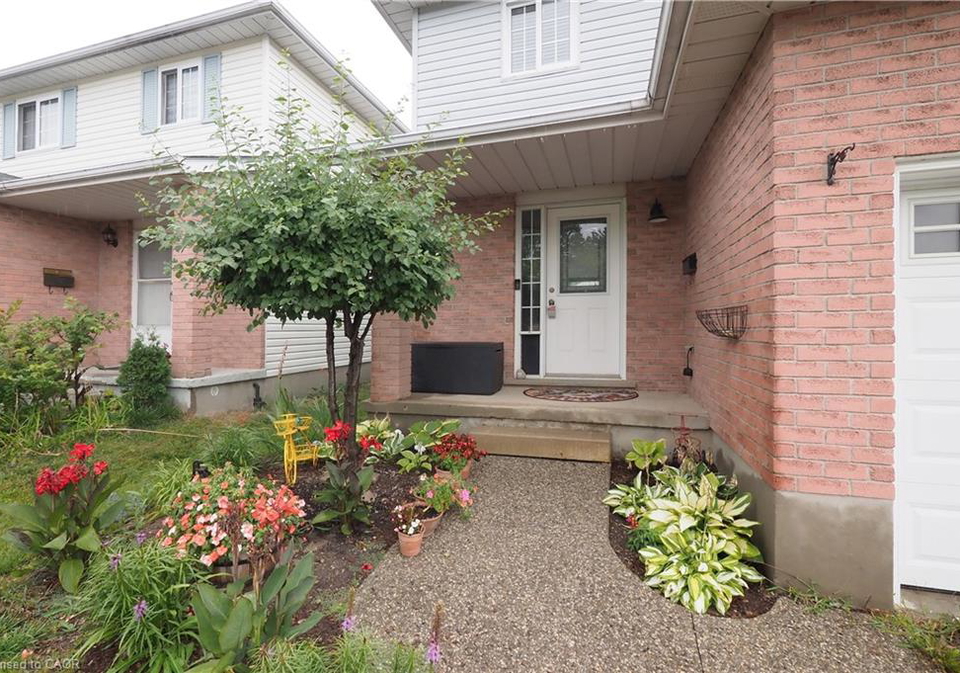 22-beechmanor-crescent-kitchener-ontario-40762843