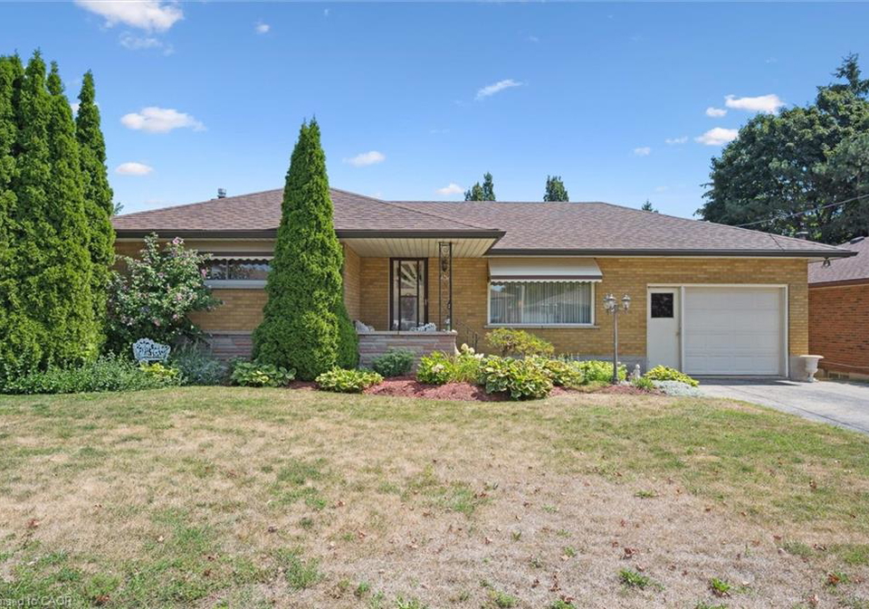 61-traynor-avenue-kitchener-ontario-40762987