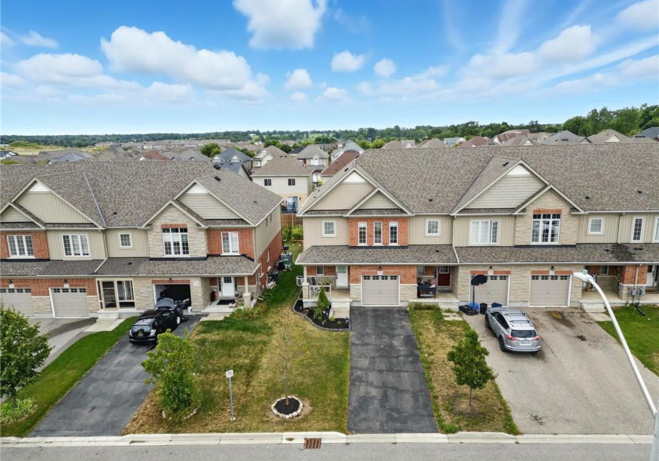 28-freer-drive-ayr-ontario-40763000