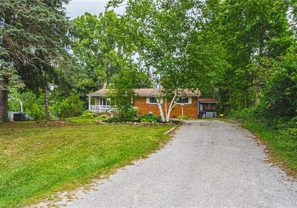 210-mackenzie-crescent-caledonia-ontario-40763193