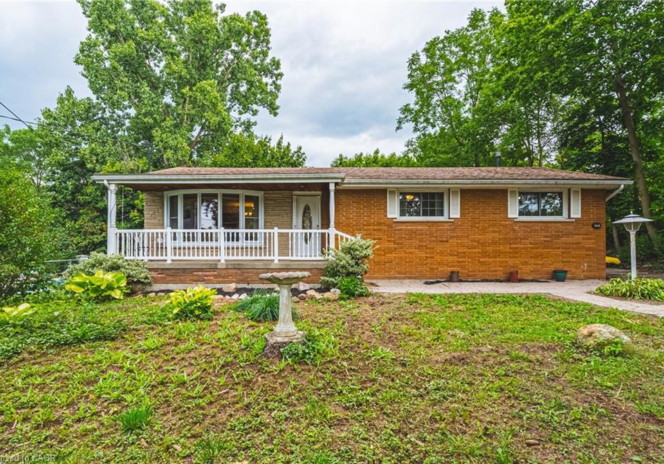 210-mackenzie-crescent-caledonia-ontario-40763193