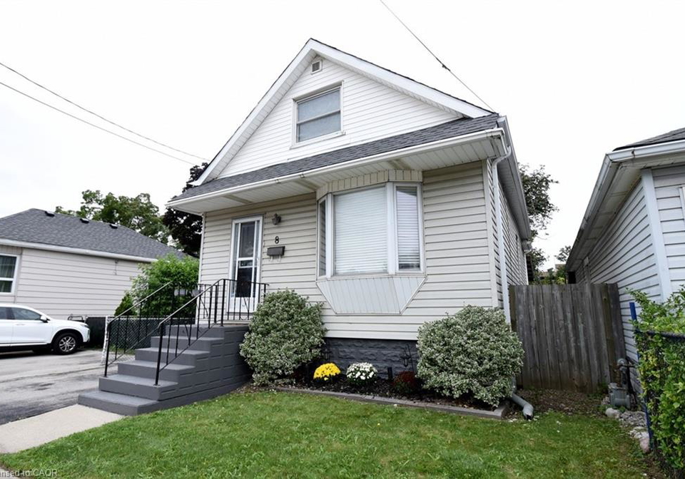8-east-31st-street-hamilton-ontario-40763257