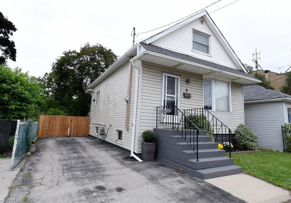 8-east-31st-street-hamilton-ontario-40763257