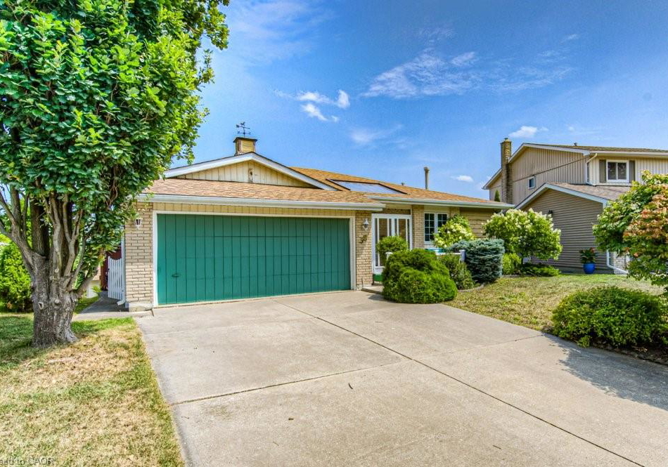 38-charnwood-court-kitchener-ontario-40763258