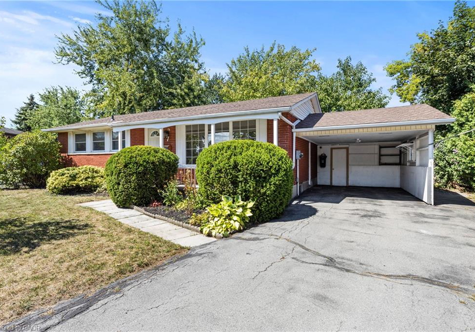 7-chelmsford-court-st-catharines-ontario-40763275