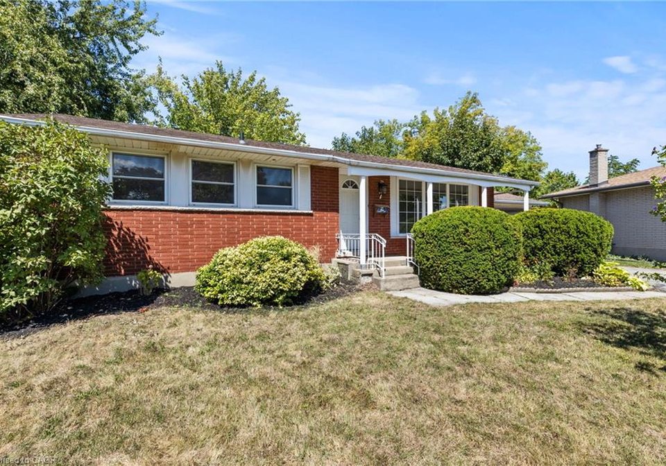 7-chelmsford-court-st-catharines-ontario-40763275