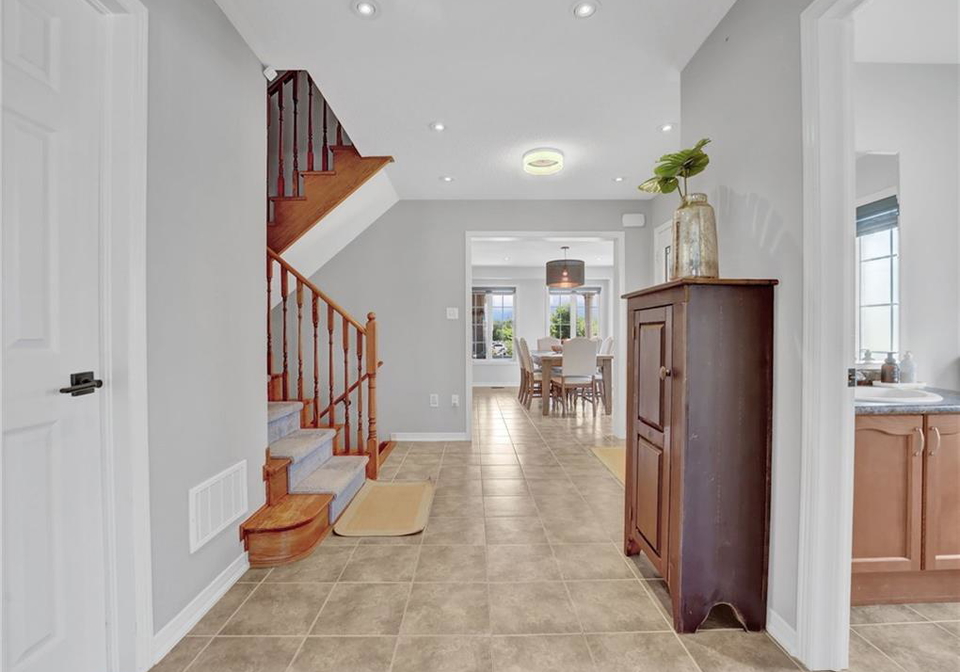 100-burke-street-waterdown-ontario-40763278