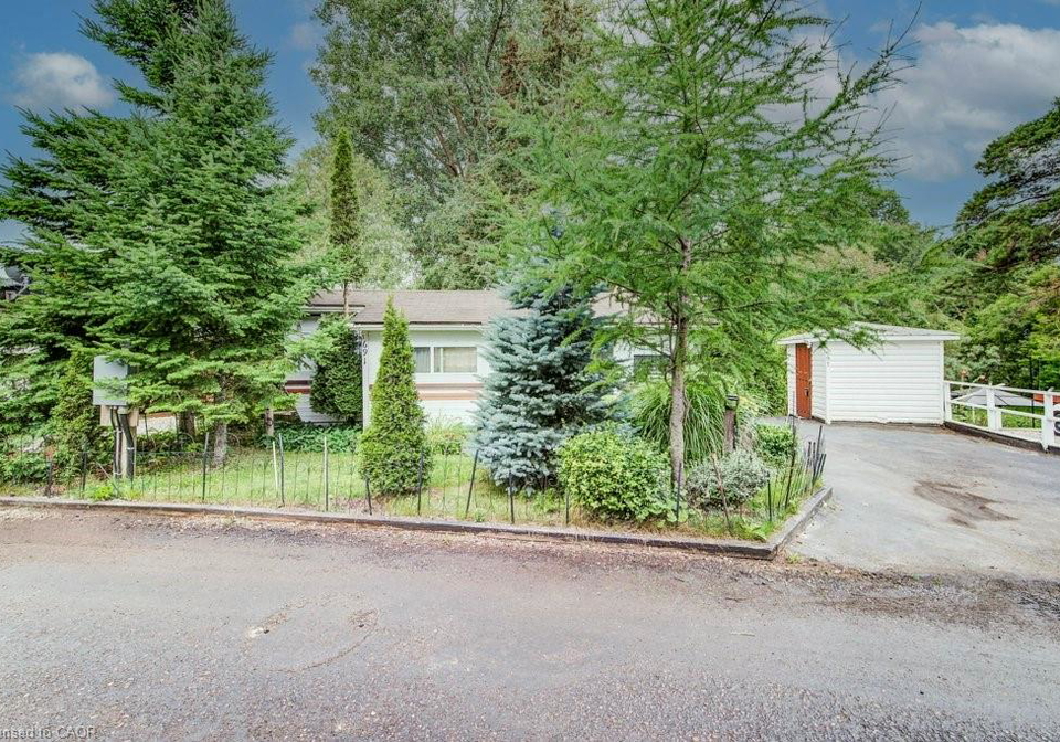 691-oak-crescent-centre-wellington-ontario-40763319