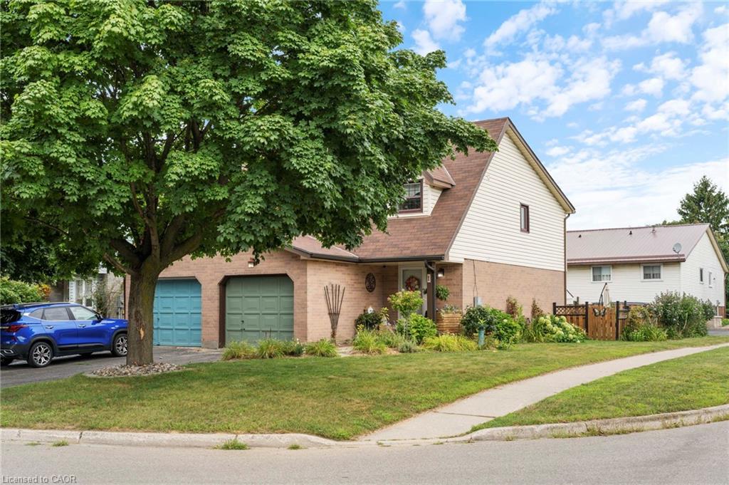1-freeman-crescent-simcoe-ontario-40763420