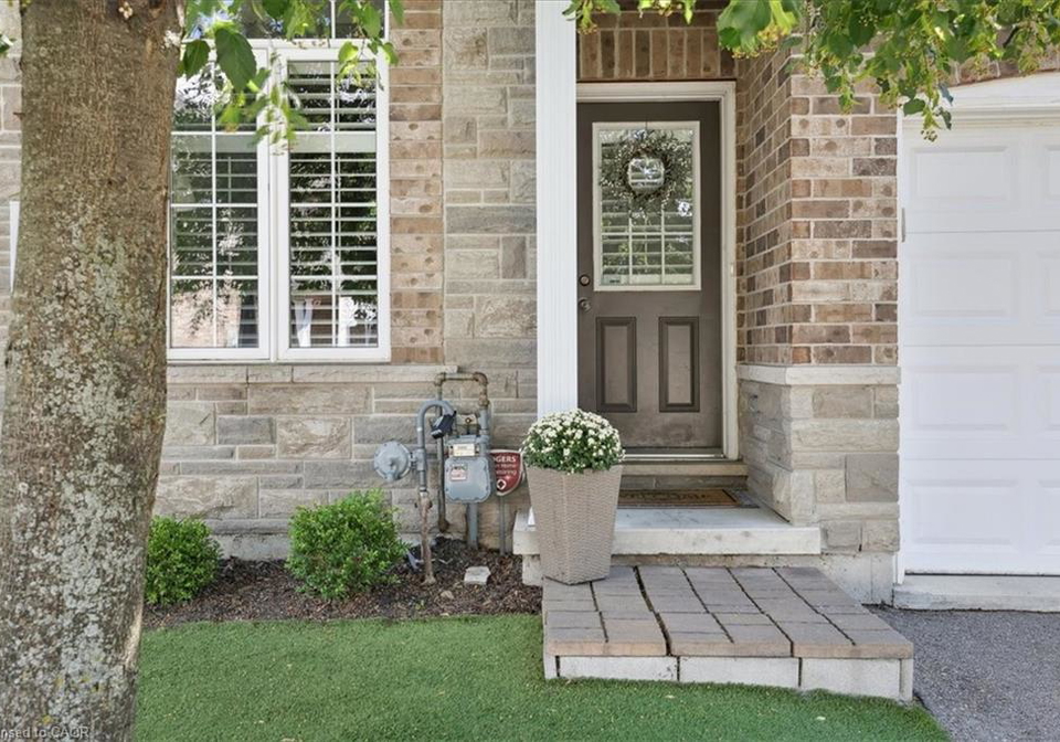6-atessa-drive-hamilton-ontario-40763429