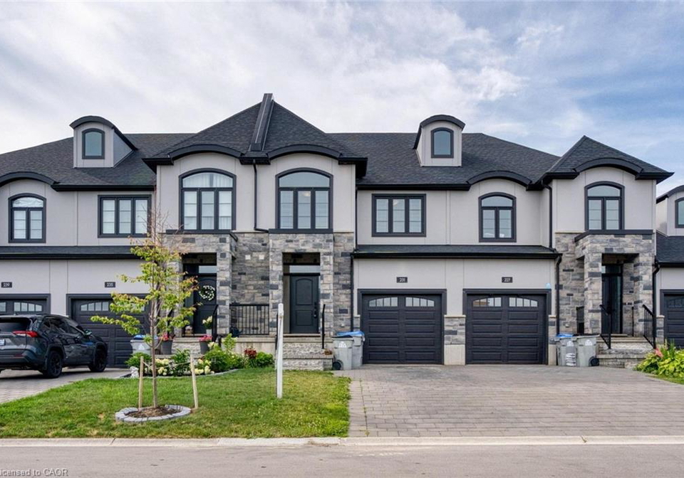 231-winlow-way-komoka-ontario-40763432