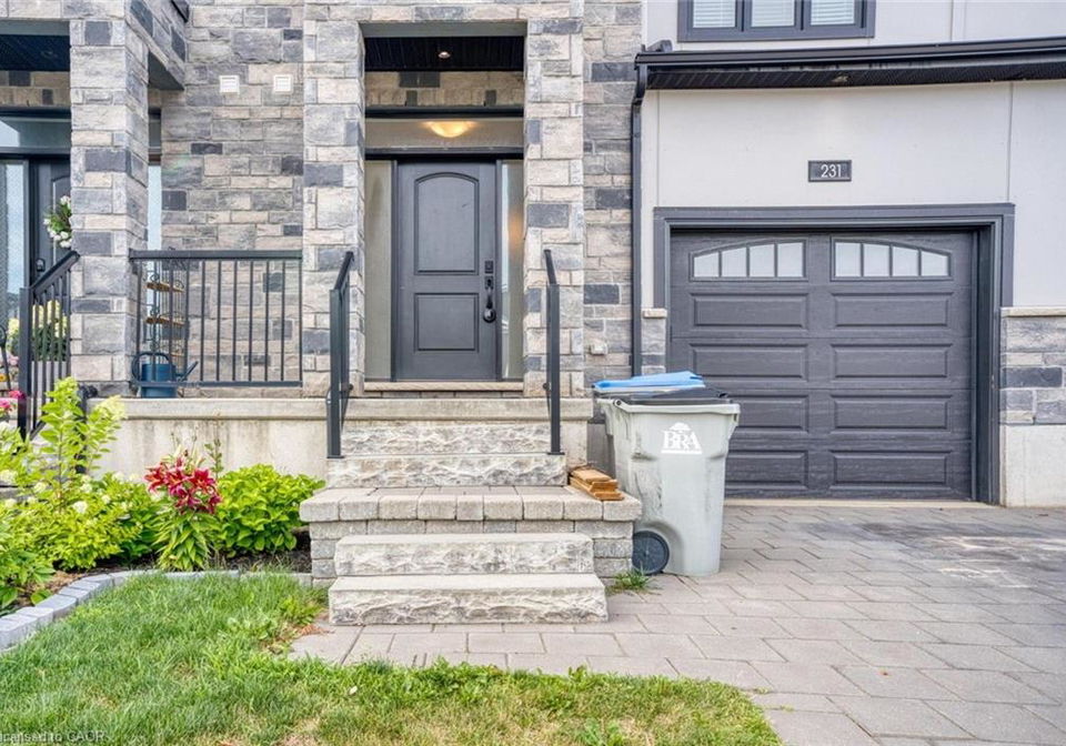 231-winlow-way-komoka-ontario-40763432