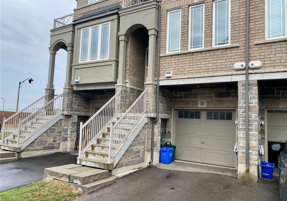 30-aqua-lane-hannon-ontario-40763471