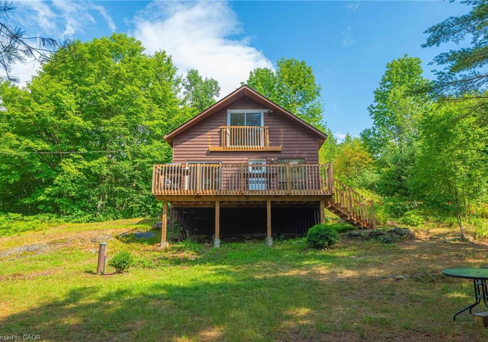 1044-english-circle-gooderham-ontario-40763560