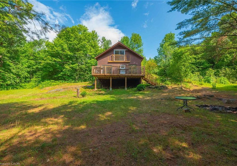 1044-english-circle-gooderham-ontario-40763560