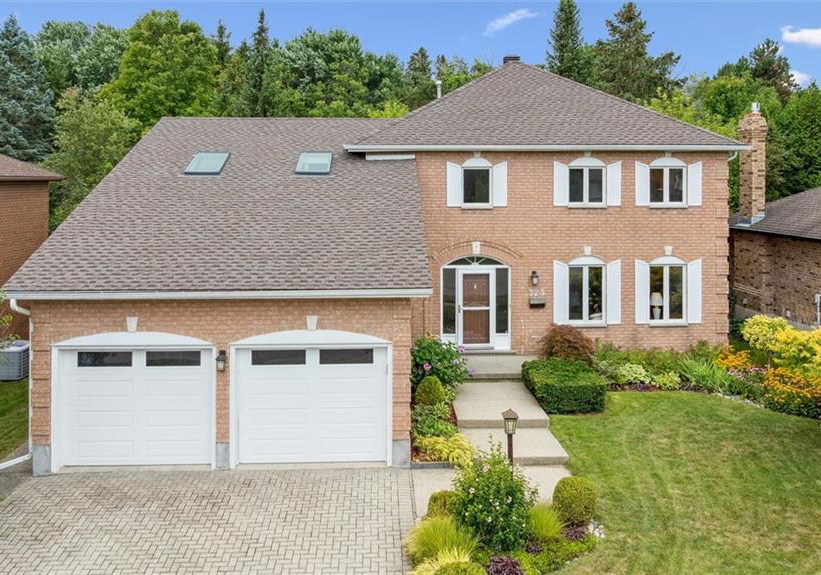 323-amberwood-drive-waterloo-ontario-40763619