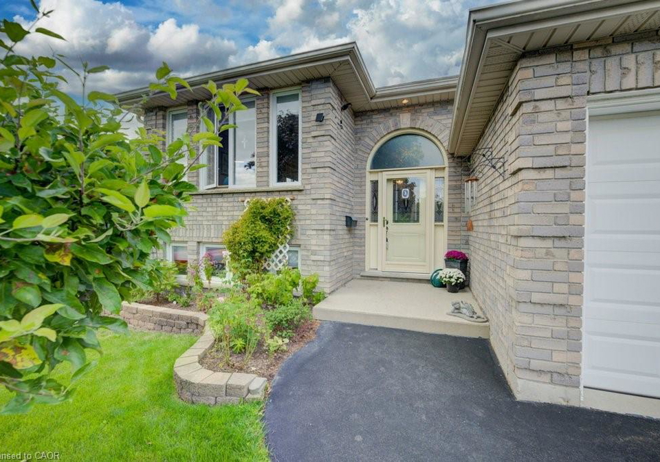 12-bradbury-crescent-paris-ontario-40763749