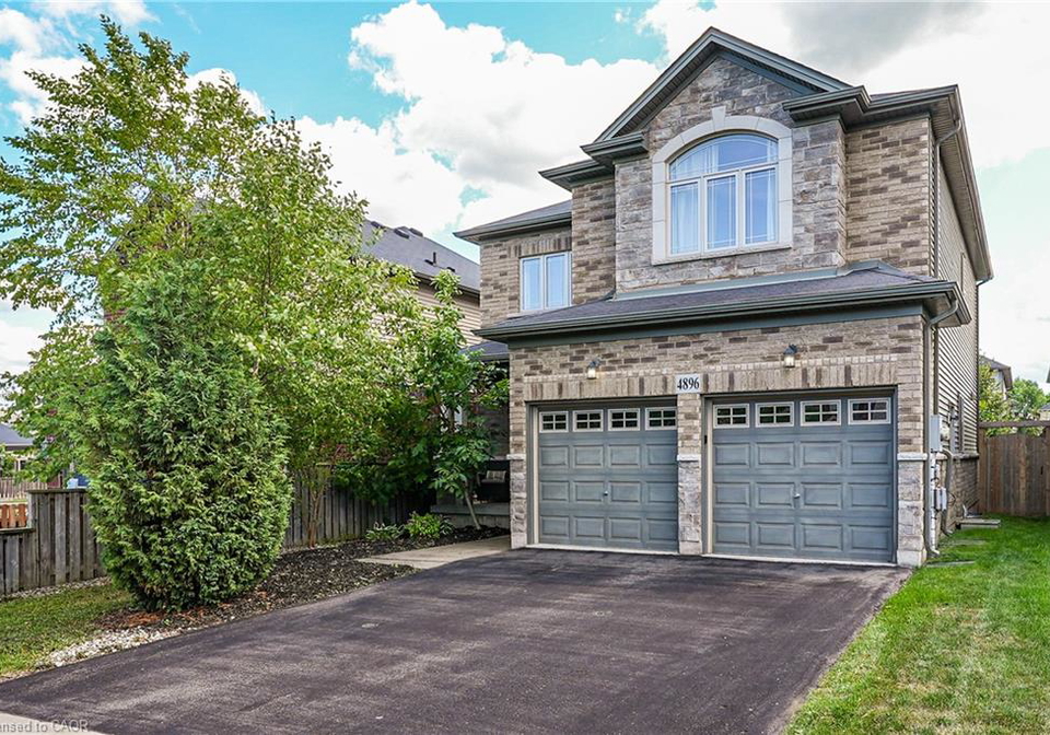 4896-allan-court-beamsville-ontario-40763782