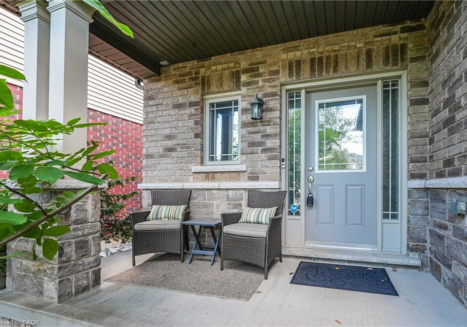 4896-allan-court-beamsville-ontario-40763782