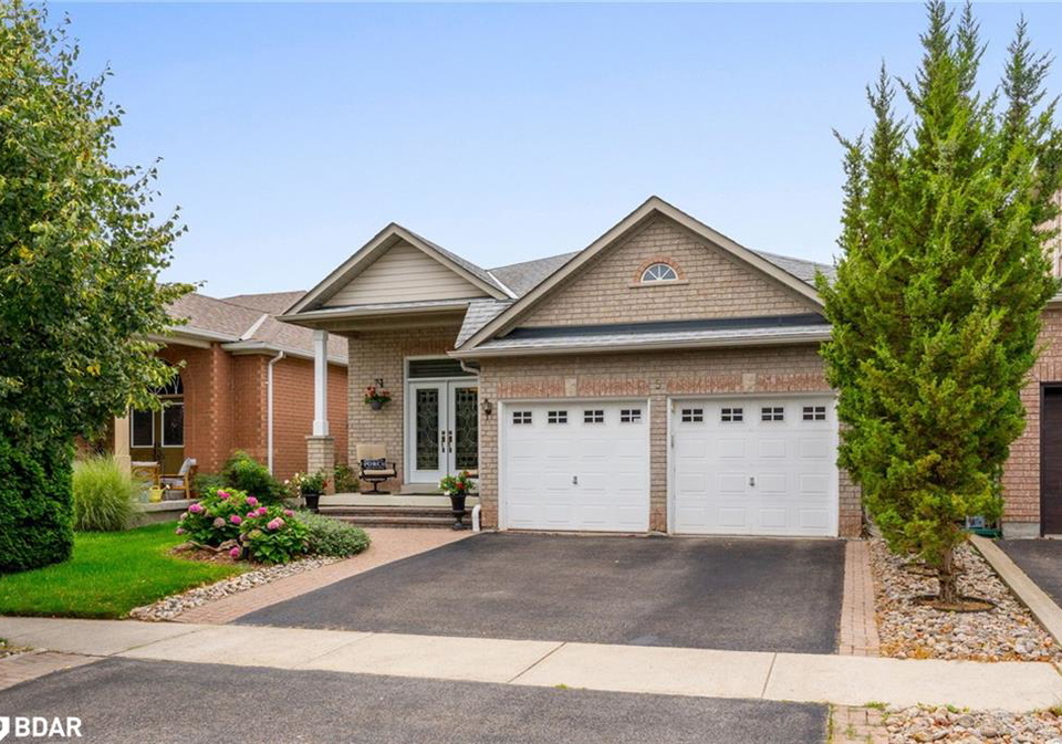 9-johnson-crescent-georgetown-ontario-40763792