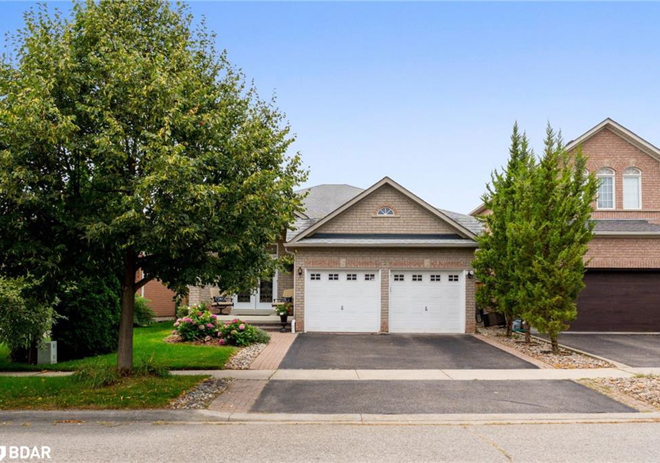 9-johnson-crescent-georgetown-ontario-40763792