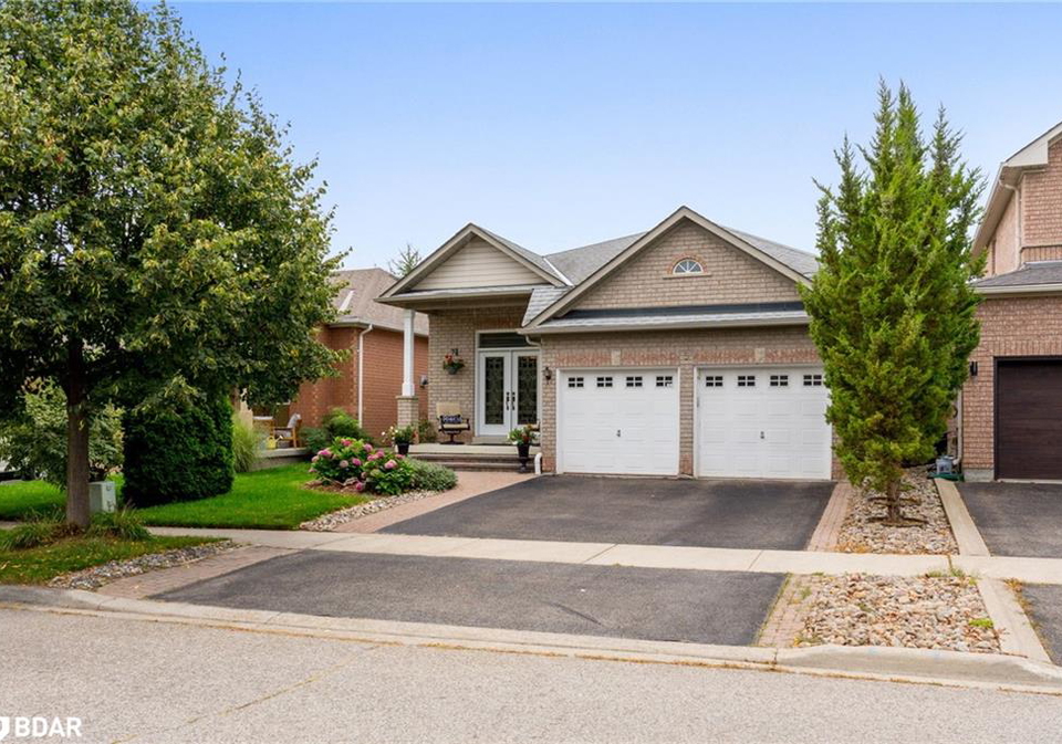 9-johnson-crescent-georgetown-ontario-40763792