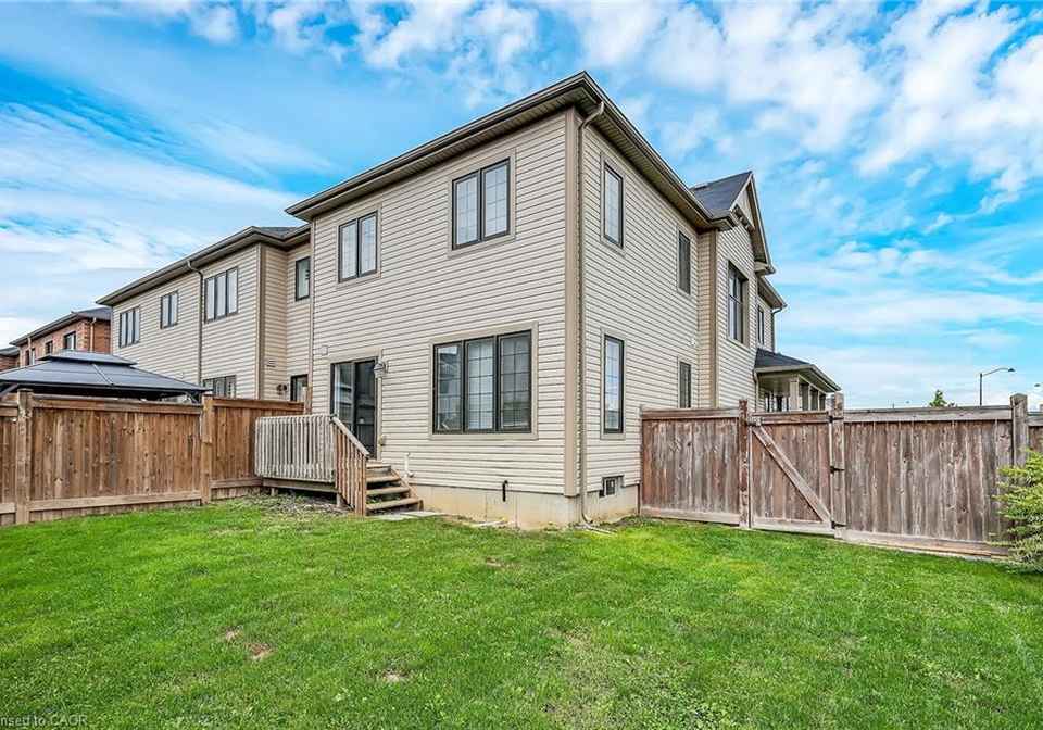 143-thompson-road-caledonia-ontario-40763856
