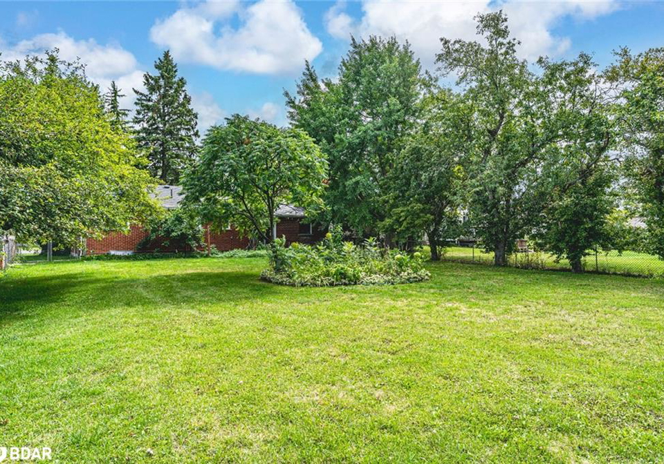 1986-victoria-street-innisfil-ontario-40763896