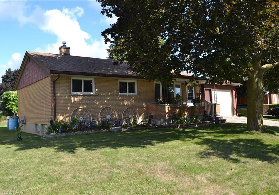 4-weigel-avenue-elmira-ontario-40764058