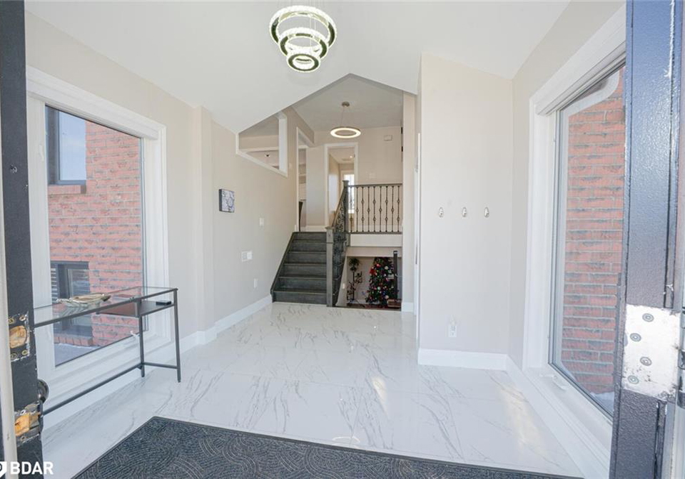 5-kathryn-court-bradford-west-gwillimbury-ontario-40764080