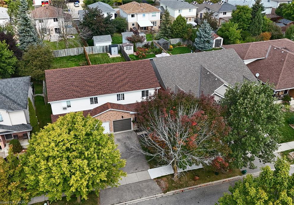 209b-inverhuron-crescent-waterloo-ontario-40764271